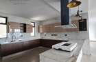 3 Bed Apartment with En Suite in Riverside - 8