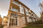 4 Bed Townhouse with En Suite at Lavington - 1