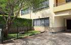 5 Bed Townhouse with En Suite at Lavington - 1