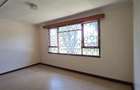 5 Bed Townhouse with En Suite at Lavington Road - 13