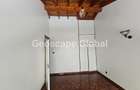 4 Bed House with En Suite in Rosslyn - 12