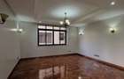 4 Bed Apartment with En Suite at Riverside Drive - 12