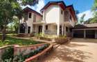 5 Bed House with En Suite in Runda - 1