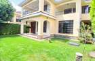4 Bed Townhouse with En Suite at Lavington - 3