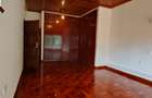 4 Bed House with En Suite at Rosslyn - 11