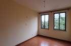 4 Bed Apartment with En Suite in Parklands - 10