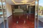 5 Bed Townhouse with En Suite at Lavington - 6