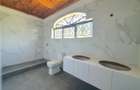 6 Bed House with En Suite in Nyari - 18