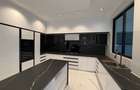 5 Bed Apartment with En Suite in Spring Valley - 2