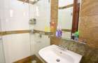 3 Bed Apartment with En Suite in Riverside - 12