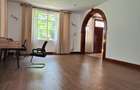 5 Bed Townhouse with En Suite in Rosslyn - 3