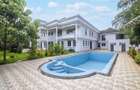 5 Bed Villa with En Suite in Runda - 1
