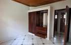5 Bed House with En Suite in Thome - 10