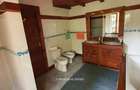 4 Bed House with En Suite in Rosslyn - 6