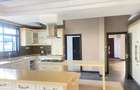 5 Bed Townhouse with En Suite in Lavington - 6
