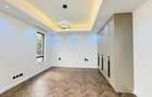 5 Bed Townhouse with En Suite at Lavington - 12