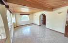 10 Bed House with En Suite in Lavington - 8