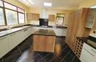 5 Bed House with En Suite in Lavington - 15