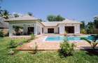 3 Bed Villa with En Suite at La-Marina - 13