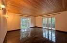 5 Bed House with En Suite in Rosslyn - 11