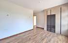 5 Bed Townhouse with En Suite at Lavington - 15