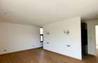 5 Bed Townhouse with En Suite in Lavington - 2