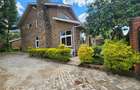 5 Bed House with En Suite at Lavington Green - 1