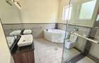 5 Bed House with En Suite in Lavington - 14