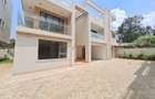 5 Bed Townhouse with En Suite at Lavington - 1