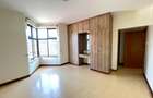 6 Bed Townhouse with En Suite in Lavington - 13
