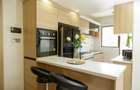 Furnished 3 Bed Apartment with En Suite in Riverside - 9