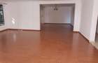4 Bed House with En Suite in Ridgeways - 2