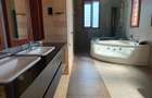 4 Bed House with En Suite in Runda - 17