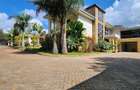 5 Bed House with En Suite at Hardy Area - 1