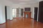 6 Bed House with En Suite in Nyari - 16