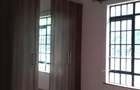 4 Bed Townhouse in Redhill - 14