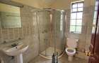 5 Bed Townhouse with En Suite at Hatheru Road - 6