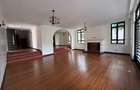 5 Bed House with En Suite in Runda - 2