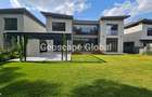 5 Bed House with En Suite in Runda - 12
