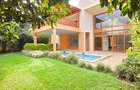 5 Bed Townhouse with En Suite at Lavington Green - 1