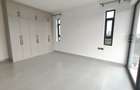 3 Bed Apartment with En Suite in Brookside - 13