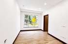 4 Bed Apartment with En Suite in Parklands - 7