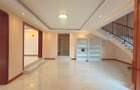 4 Bed Townhouse with En Suite in Nyari - 2