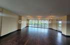 5 Bed Apartment with En Suite in Spring Valley - 2