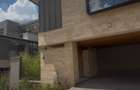 5 Bed Villa with En Suite in Westlands Area - 1