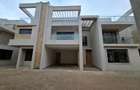 5 Bed Townhouse with En Suite in Lavington - 1