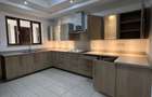 5 Bed Townhouse with En Suite in Lavington - 9