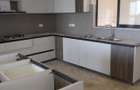 4 Bed Apartment with En Suite in Parklands - 6