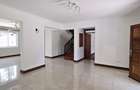 5 Bed House with En Suite in Rosslyn - 12