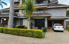 5 Bed Townhouse with En Suite at Lavington - 9